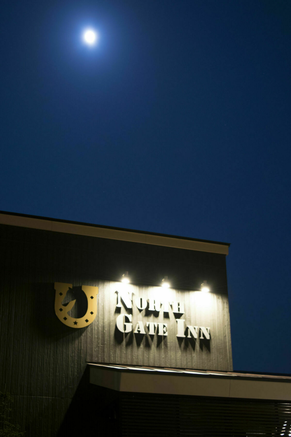 North Gate Inn Abira Exteriér fotografie